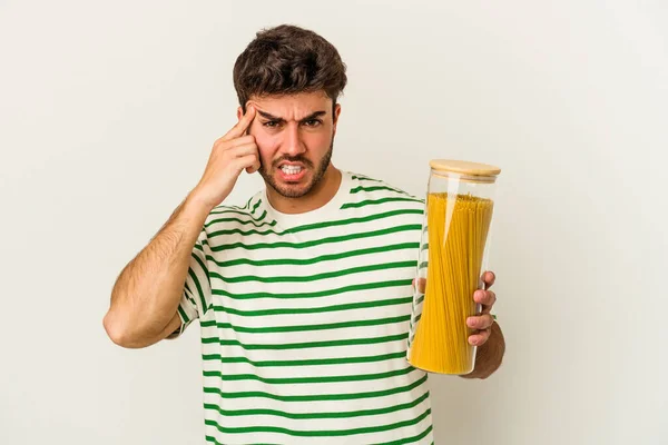 Mujer Caucásica Joven Sosteniendo Tarro Pasta Aislado Sobre Fondo Blanco — Foto de Stock