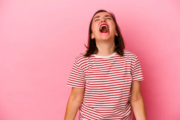 Moyen Age Femme Caucasienne Isolée Sur Fond Rose Criant Très — Photo