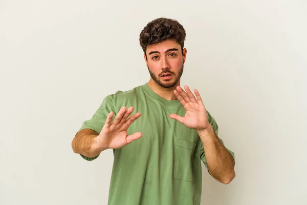 Young Caucasian Man Isolated White Background Rejecting Someone Showing Gesture — Stock Photo, Image