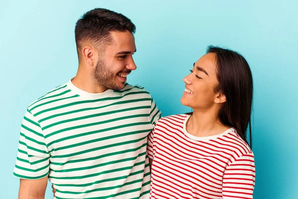 Young Mixed Race Couple Isolated Blue Background — Stock Photo, Image