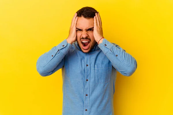 Young Caucasian Man Isolated Yellow Background Covering Ears Hands Trying — Stock Photo, Image