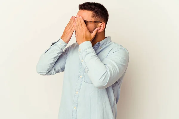 Young Caucasian Man Isolated White Background Afraid Covering Eyes Hands — Stock Photo, Image