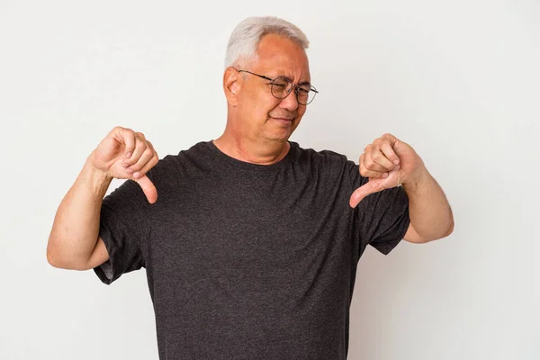 Senior Uomo Americano Isolato Sfondo Bianco Mostrando Pollice Verso Basso — Foto Stock