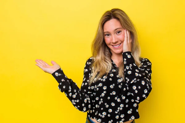 Young Australian Woman Isolated Holds Copy Space Palm Keep Hand — Stock Photo, Image