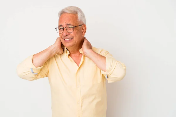 Uomo Anziano Americano Isolato Sfondo Bianco Che Tocca Nuca Pensando — Foto Stock