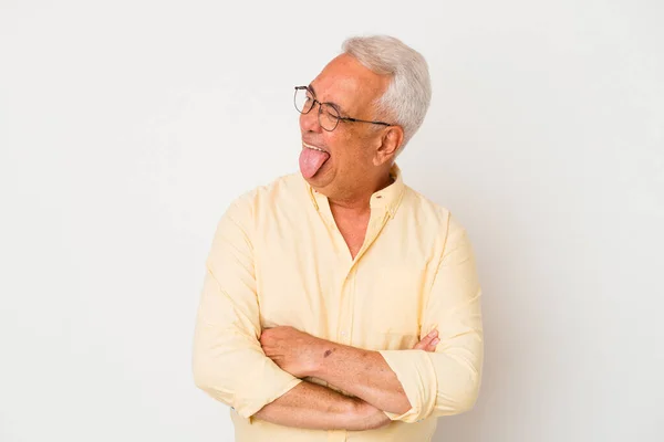 Senior Amerikanischer Mann Isoliert Auf Weißem Hintergrund Lustig Und Freundlich — Stockfoto