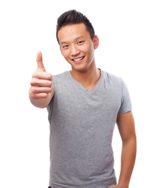 Olumlu hareketi yapan Asyalı erkek