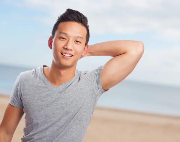 Hermoso asiático hombre posando —  Fotos de Stock