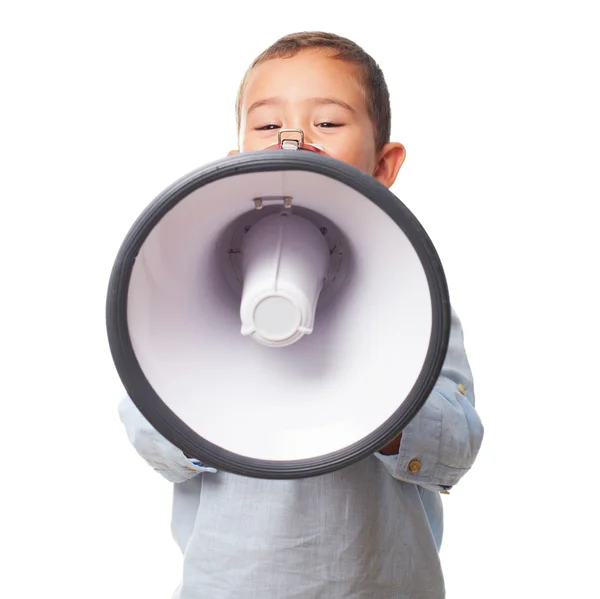 Kleine jongen die betrekking hebben op met megafoon — Stockfoto