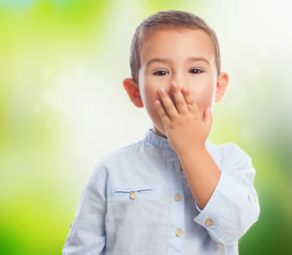 Kleine jongen met verrast gebaar — Stockfoto