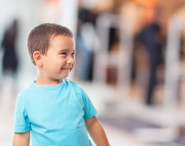 Niño pequeño con gesto feliz — Foto de Stock