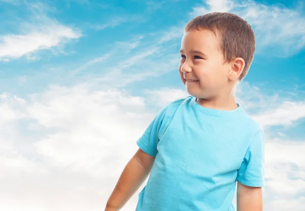 Kleiner Junge mit glücklicher Geste — Stockfoto