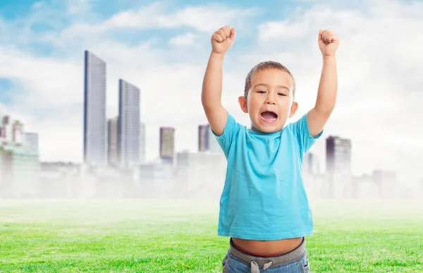 Kleine jongen met animeren gebaar — Stockfoto