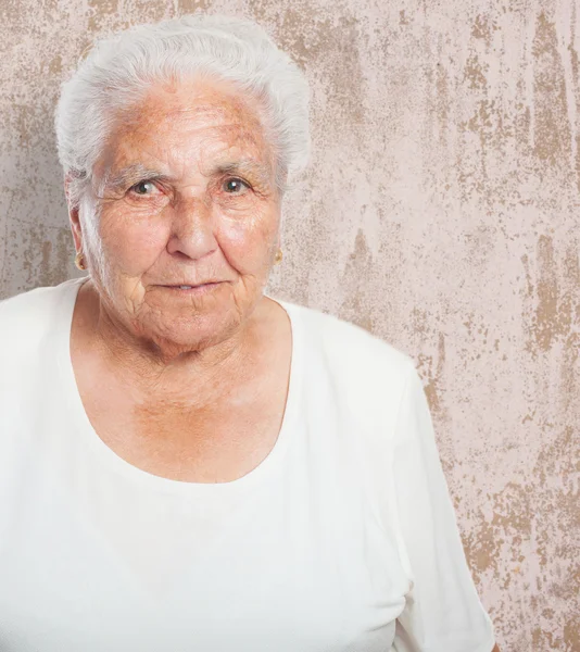 Muhteşem yaşlı kadın yüzü — Stok fotoğraf