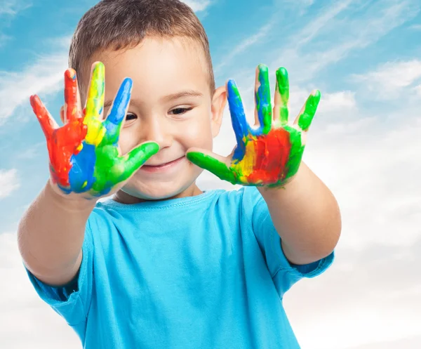 Lindo niño jugando con pintura —  Fotos de Stock