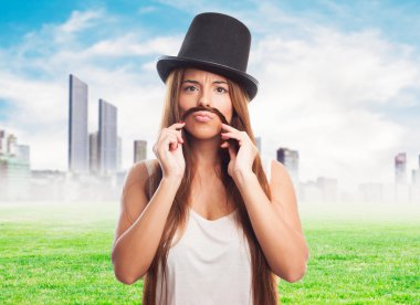 Güzel kız bir adam taklit