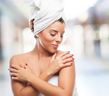 Bir banyo sonra güzel kadın