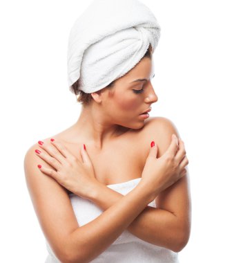 Bir banyo sonra genç kadın