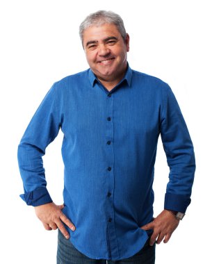 gülümseyen yakışıklı adam