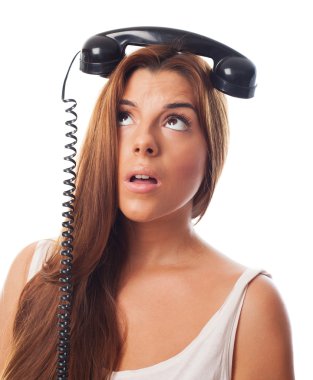 Genç kadın hakkında bir çağrı düşünüyorum