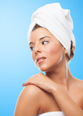 Bir banyo sonra sevimli kadın