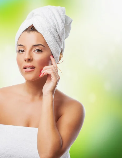 Mujer preparándose para tomar un baño —  Fotos de Stock