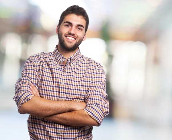 Mann mit verschränkten Armen — Stockfoto