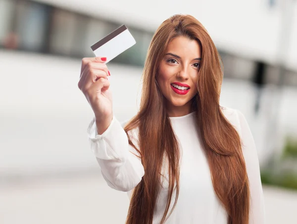 Mujer de compras con tarjeta de crédito — Foto de Stock