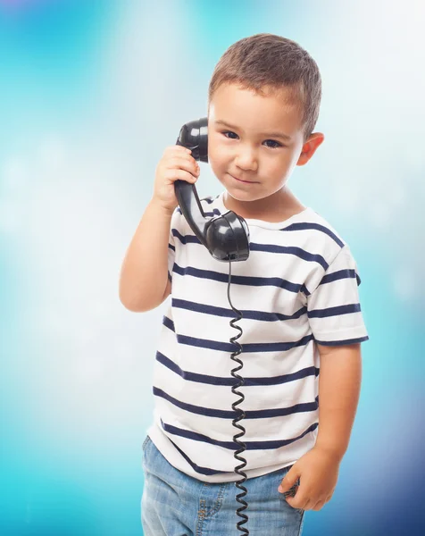 Jongen praten over de telefoon — Stockfoto