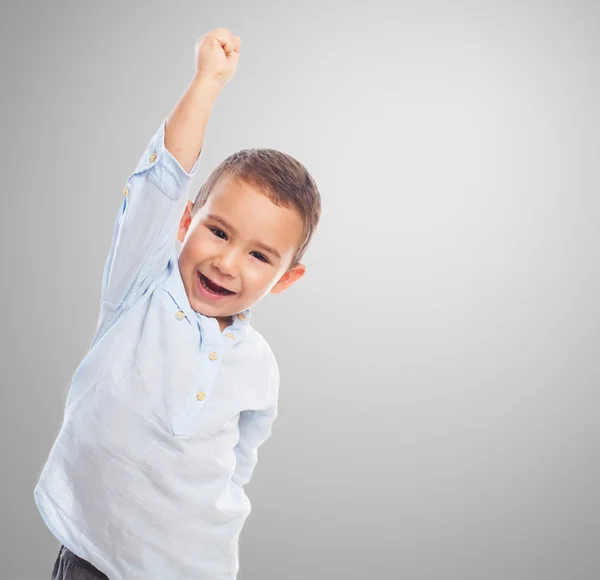 Kleiner Junge mit Siegergeste — Stockfoto