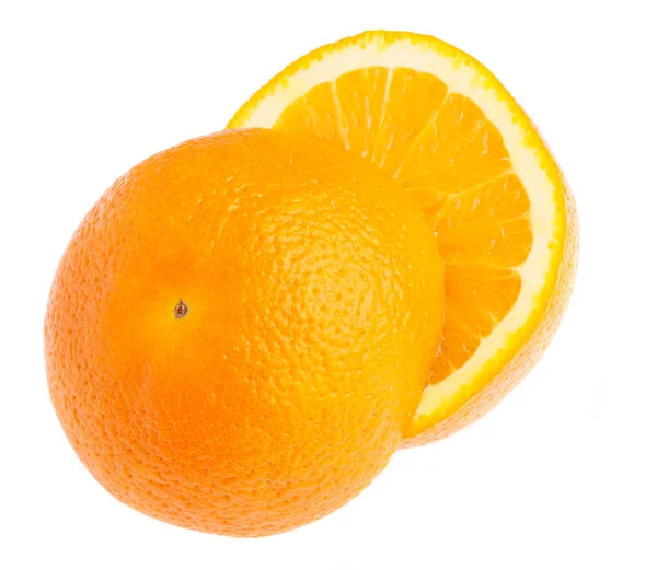 Szeletelt narancs izolált — Stock Fotó
