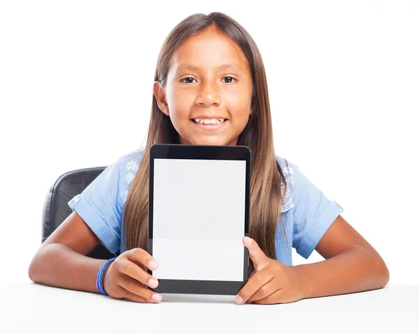 Menina mostrando tablet pc — Fotografia de Stock