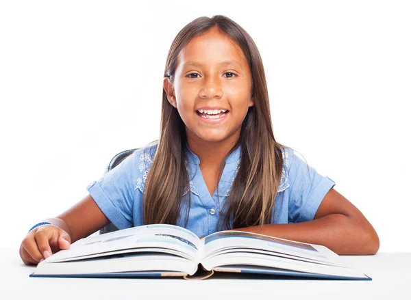 Menina leitura livro — Fotografia de Stock