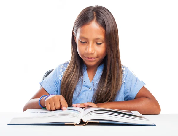 Menina leitura livro — Fotografia de Stock