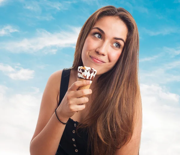 Woman holding  ice cream — Stock Photo, Image