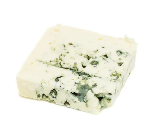 Queso Roquefort sobre blanco — Foto de Stock