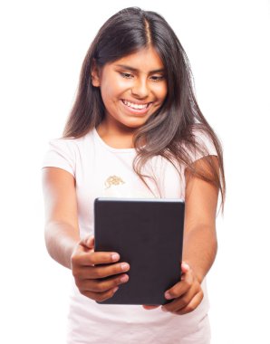 Video çağrısı yapıyor kız