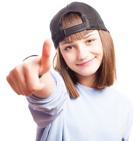 Chica con una gorra vuelta — Foto de Stock