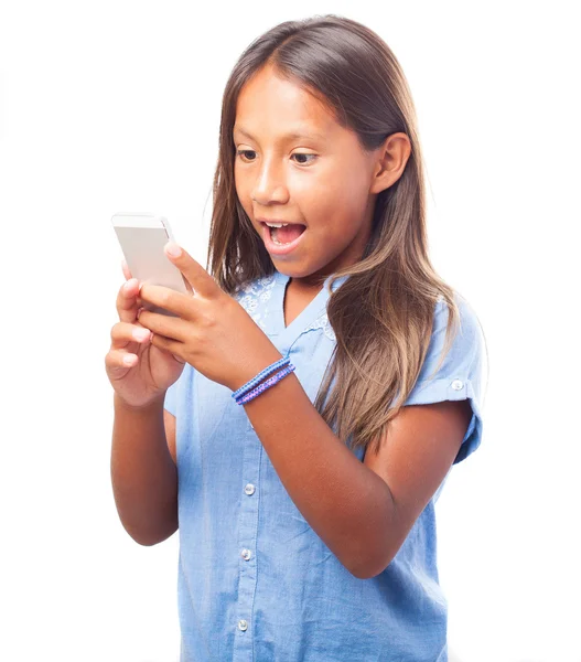 Menina usando smartphone — Fotografia de Stock