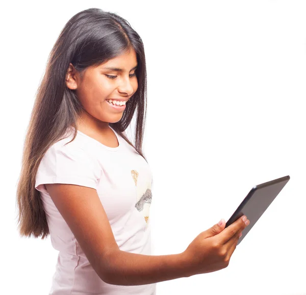 Ragazza utilizzando un tablet — Foto Stock