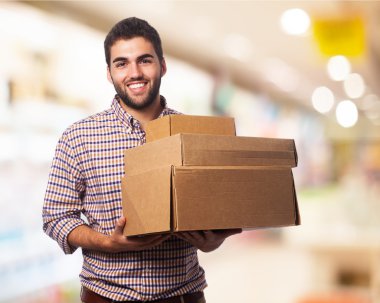 adam tutarak kutuları