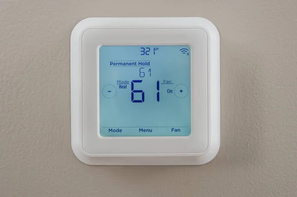 Photographie Thermostat Moderne Programmable Chauffage Refroidissement Monté Sur Mur — Photo