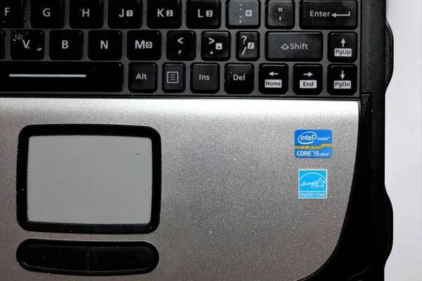 印度尼西亚科拉卡 2020年10月1日 一款先进的笔记本电脑 可以成为平板电脑 由松下公司生产 不再生产 — 图库照片