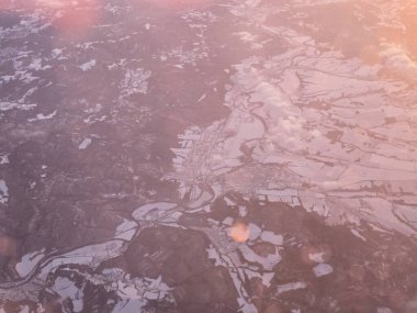 Kışın karlı hava manzarası