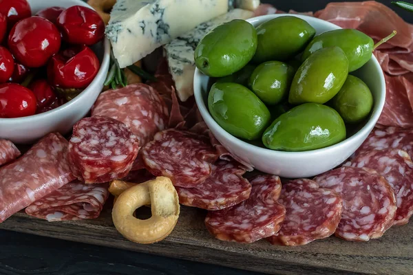 Charcuterie Board Italian Style Cured Meat Olives Peppers Crackers Sausage — Stock Photo, Image