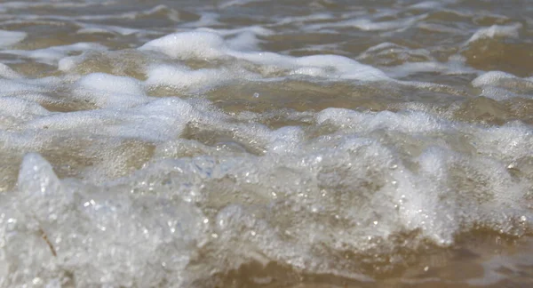 Olas Orilla Del Mar Día Verano —  Fotos de Stock