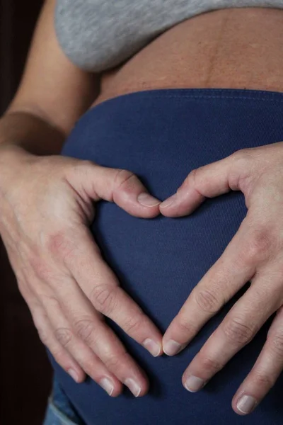 Schwangere Erwartet Ihr Geliebtes Baby — Stockfoto