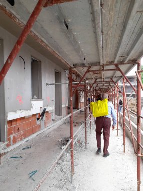 İnşaat alanında çalışma sürüyor.