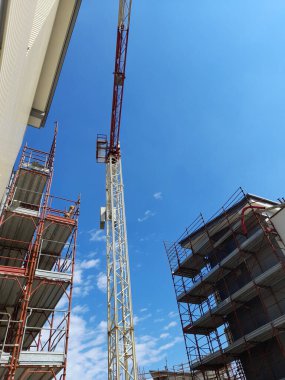 İnşaat alanında çalışma sürüyor.