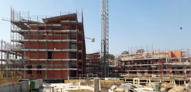 İnşaat alanında çalışma sürüyor.